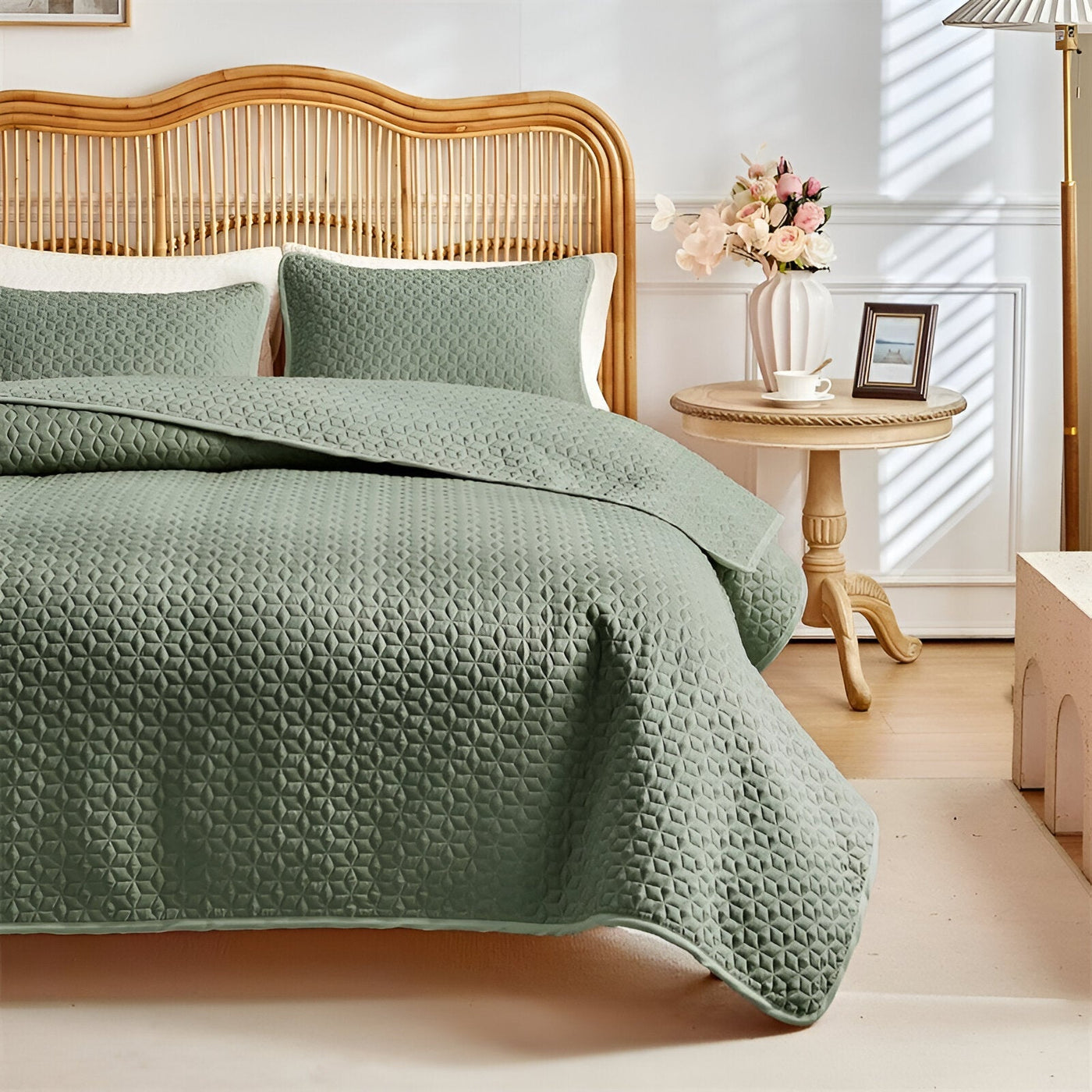 3-Piece Solid Color Quilted Bedspread Set for Cozy Elegance